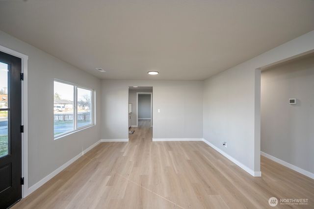 643 W Loop Drive, Moses Lake, WA 99357