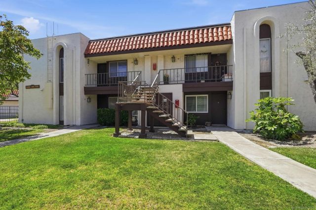 6878 Navajo Rd 111, San Diego, CA 92119