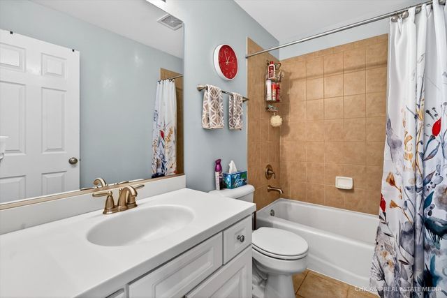 403 Town Center Boulevard, Gilberts, IL 60136