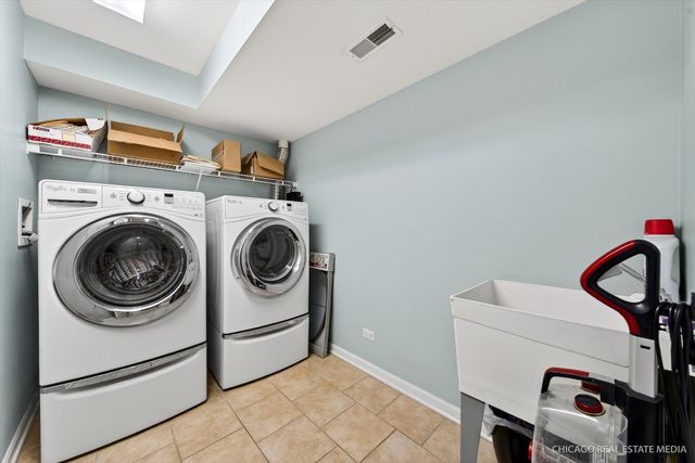 403 Town Center Boulevard, Gilberts, IL 60136