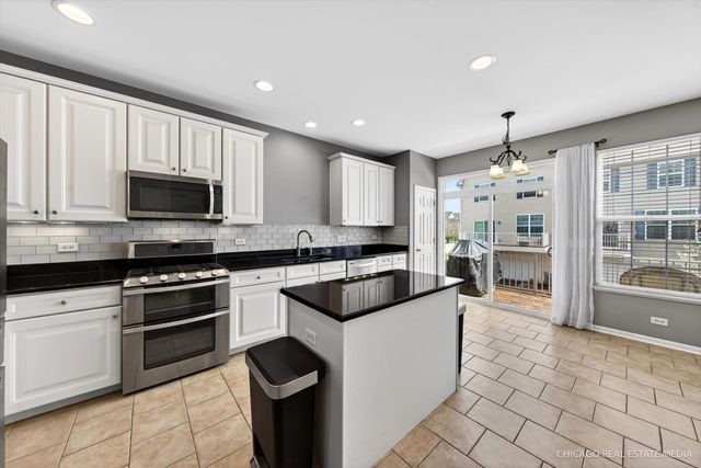 403 Town Center Boulevard, Gilberts, IL 60136