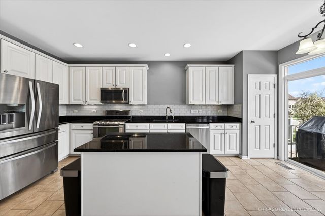 403 Town Center Boulevard, Gilberts, IL 60136