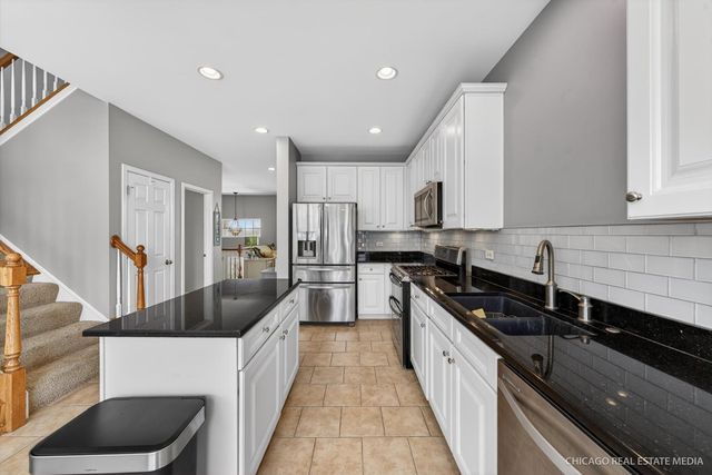 403 Town Center Boulevard, Gilberts, IL 60136