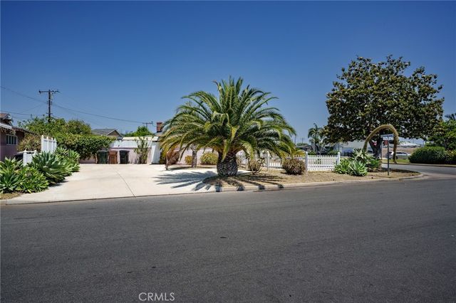 8851 La Grand Avenue, Garden Grove, CA 92841