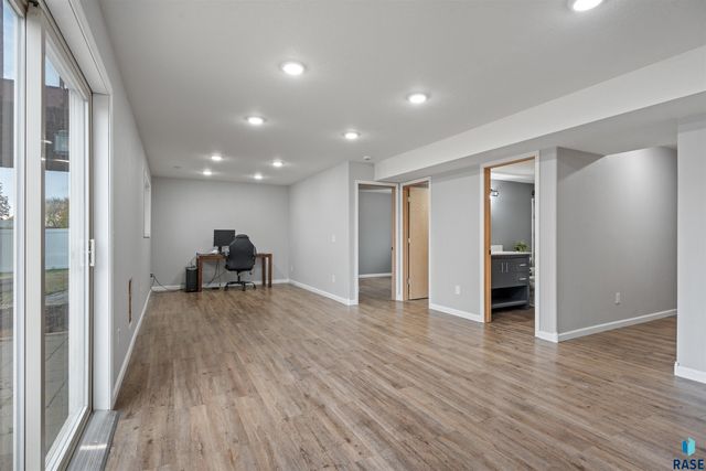 3800 N Gemini Dr Drive, Sioux Falls, SD 57107
