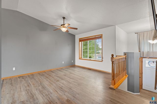 3800 N Gemini Dr Drive, Sioux Falls, SD 57107