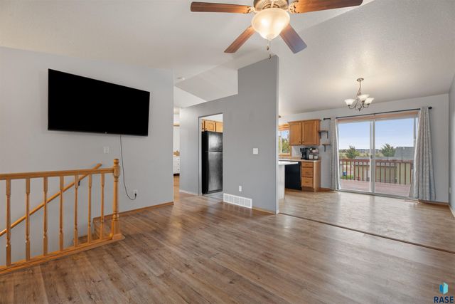 3800 N Gemini Dr Drive, Sioux Falls, SD 57107