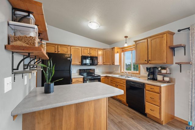 3800 N Gemini Dr Drive, Sioux Falls, SD 57107