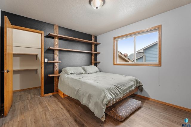3800 N Gemini Dr Drive, Sioux Falls, SD 57107