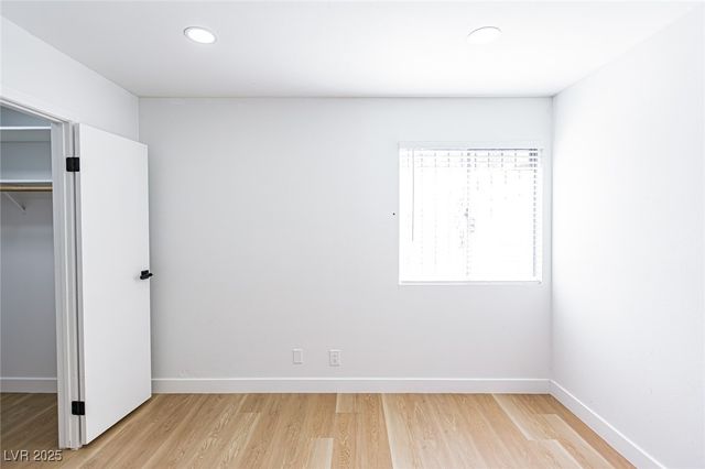 661 Riata Way, Las Vegas, NV 89110