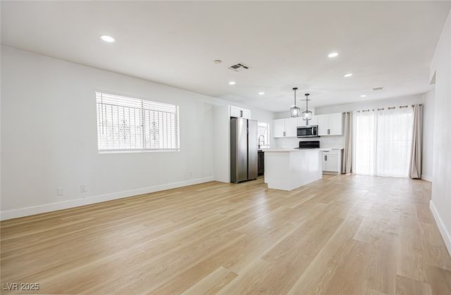 661 Riata Way, Las Vegas, NV 89110