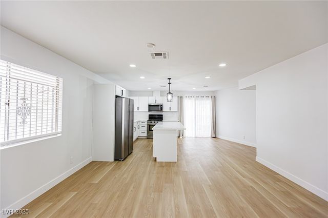 661 Riata Way, Las Vegas, NV 89110