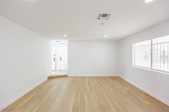 661 Riata Way, Las Vegas, NV 89110