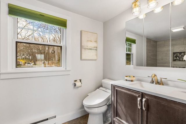 28 Colony Cove Road, Durham, NH 03824