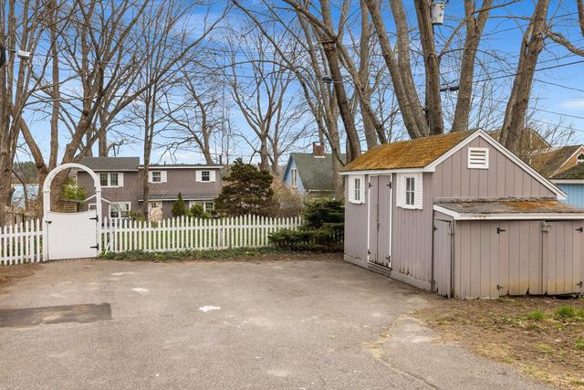 28 Colony Cove Road, Durham, NH 03824