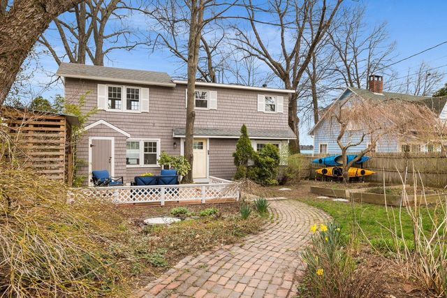 28 Colony Cove Road, Durham, NH 03824