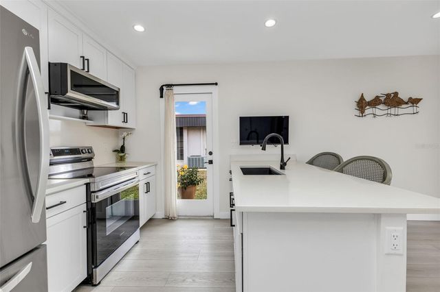 232 W HENRY STREET, Punta Gorda, FL 33950