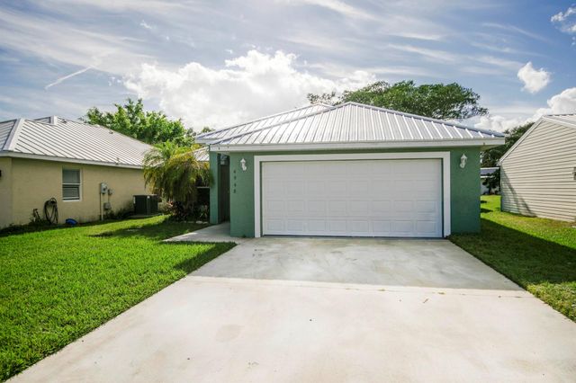 4948 SE 42nd Street, Okeechobee, FL 34974