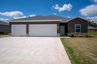 1726 Cash Drive, Mt Vernon, MO 65712