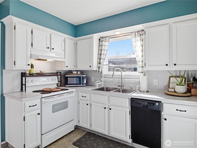 302 S Albert Street, Port Angeles, WA 98362