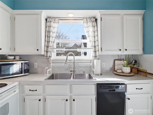 302 S Albert Street, Port Angeles, WA 98362