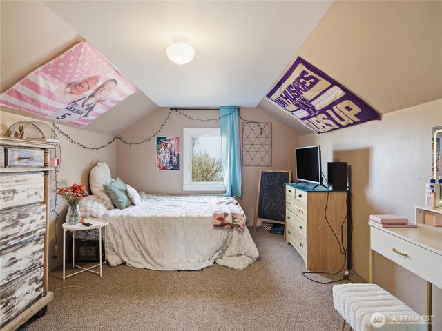 302 S Albert Street, Port Angeles, WA 98362