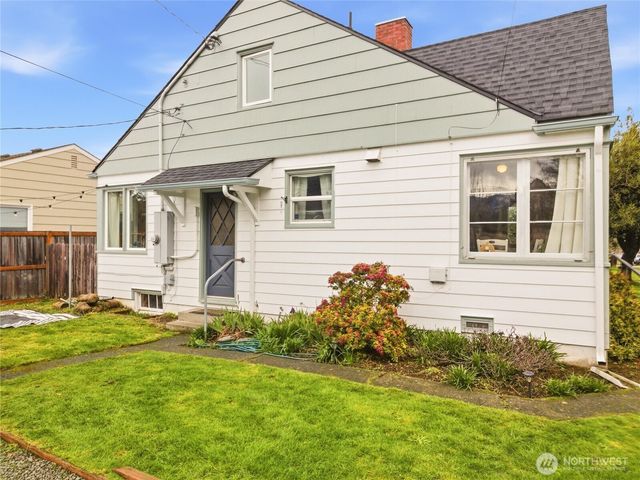 302 S Albert Street, Port Angeles, WA 98362