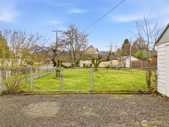 302 S Albert Street, Port Angeles, WA 98362