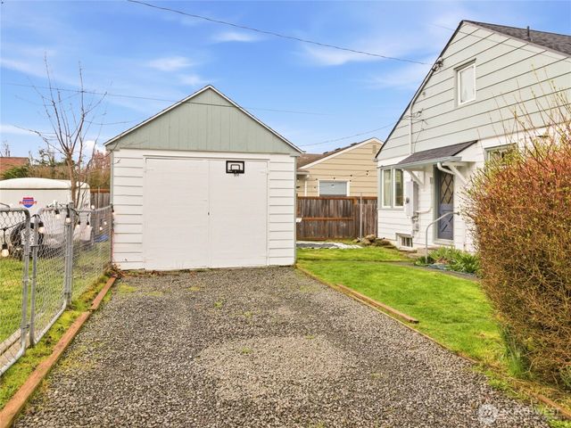 302 S Albert Street, Port Angeles, WA 98362
