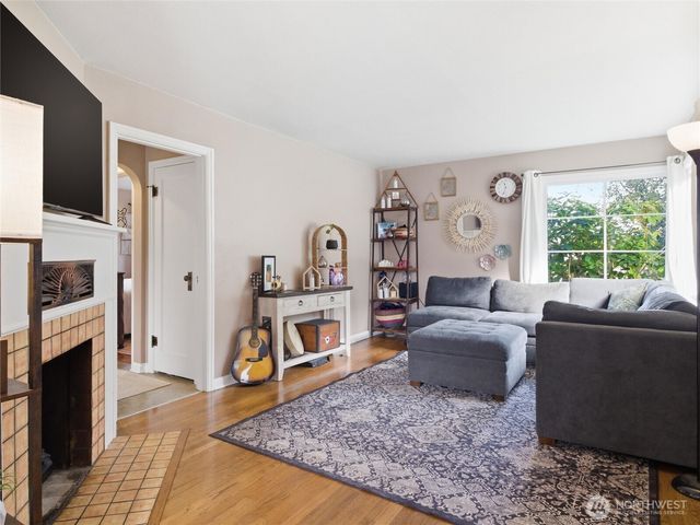 302 S Albert Street, Port Angeles, WA 98362