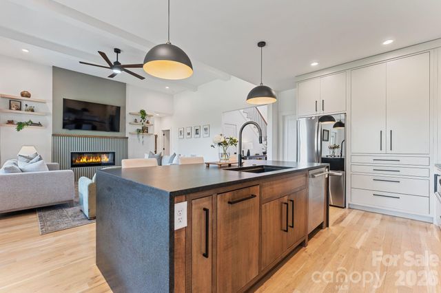 1116 Players Ridge Road, Hickory, NC 28601