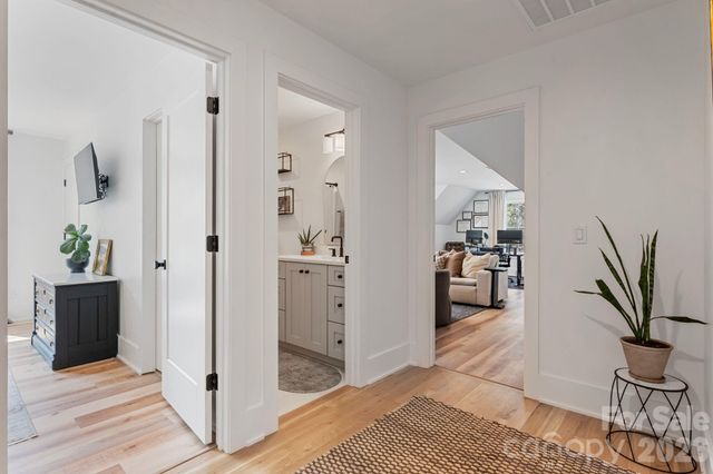 1116 Players Ridge Road, Hickory, NC 28601