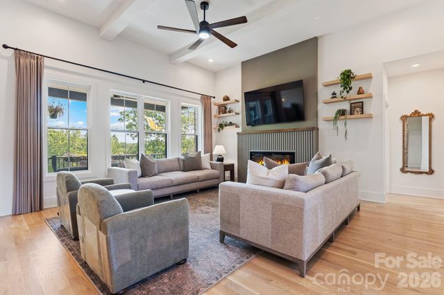 1116 Players Ridge Road, Hickory, NC 28601