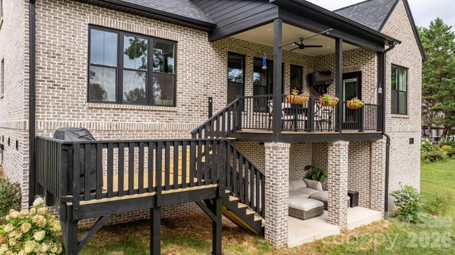 1116 Players Ridge Road, Hickory, NC 28601