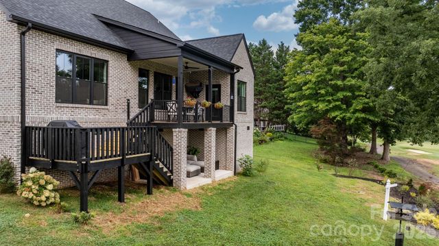 1116 Players Ridge Road, Hickory, NC 28601