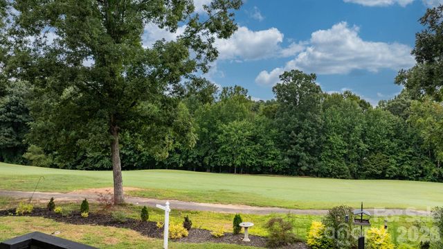 1116 Players Ridge Road, Hickory, NC 28601