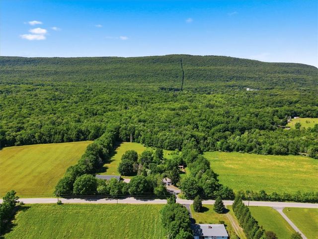 2631 Mountain Road, Jackson Twp, PA 18360