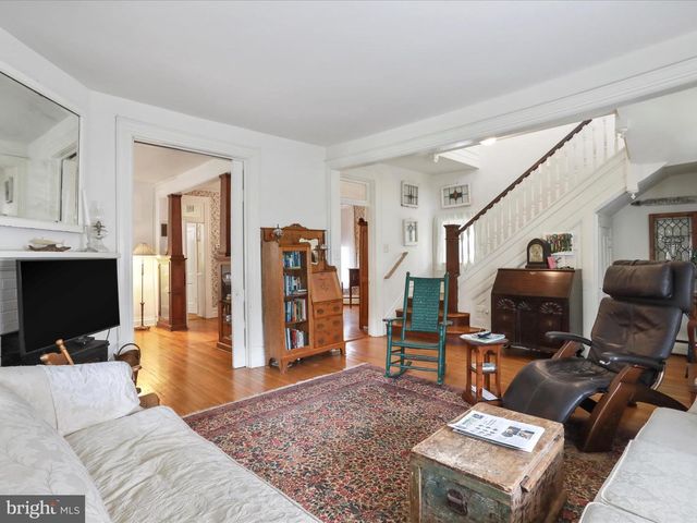 214 CENTER ST, Edinburg, VA 22824