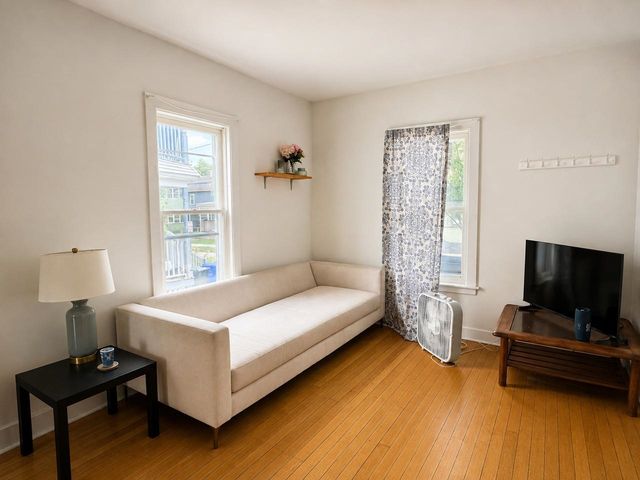 26 Isham Street, Burlington, VT 05401