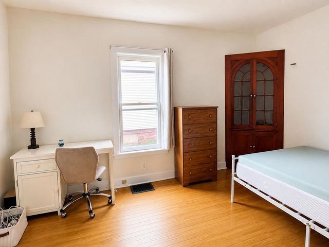 26 Isham Street, Burlington, VT 05401