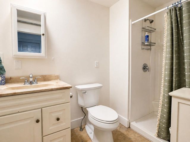 26 Isham Street, Burlington, VT 05401
