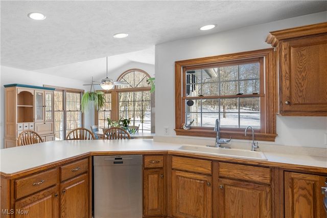 860 Whisperwood Lane, Aurora, OH 44202