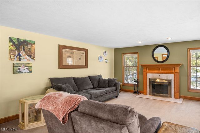 860 Whisperwood Lane, Aurora, OH 44202