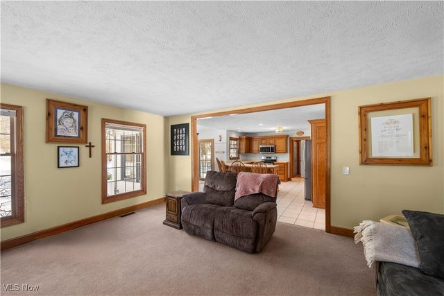 860 Whisperwood Lane, Aurora, OH 44202