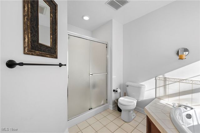 860 Whisperwood Lane, Aurora, OH 44202