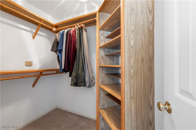 860 Whisperwood Lane, Aurora, OH 44202