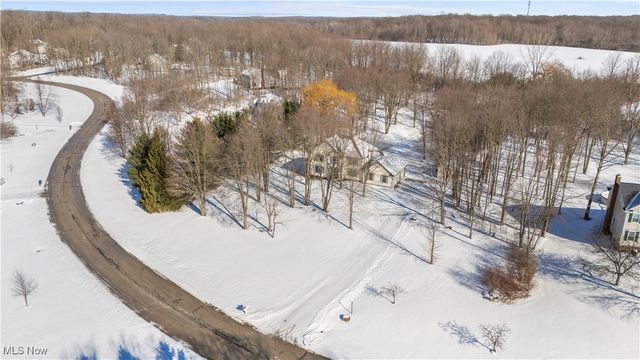 860 Whisperwood Lane, Aurora, OH 44202