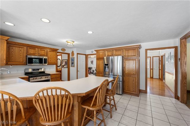 860 Whisperwood Lane, Aurora, OH 44202