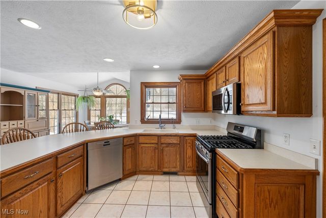 860 Whisperwood Lane, Aurora, OH 44202