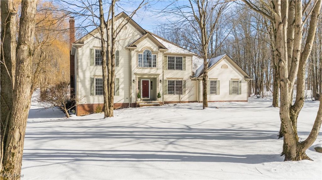 860 Whisperwood Lane, Aurora, OH 44202